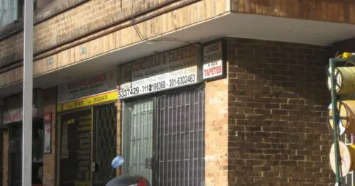 CORTINAS & TAPETES CORTINAS & TAPETES